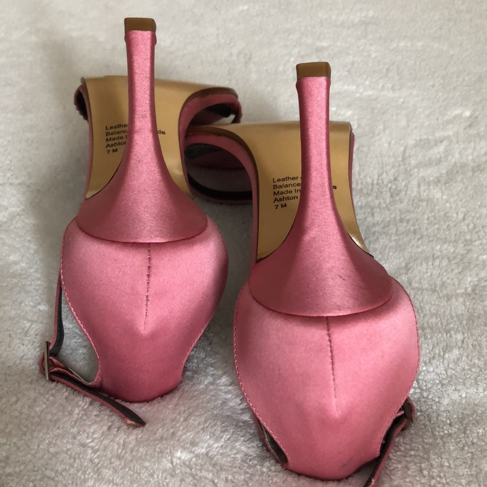 🆕ALFANI 💖🩶Pink Satin & Rhinestone Sandal! Size 7! Vintage! New! Never worn! - Picture 10 of 16